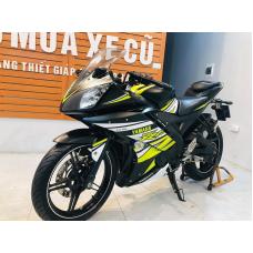 Yamaha R15 v2 giá 4x triệu